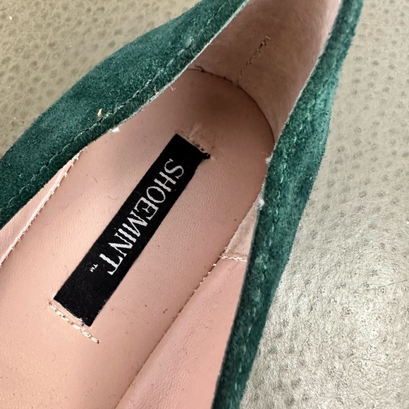Darling Shoemint Emerald Green Suede Flats with Gold Tip - Size 6 - Picture 7 of 7